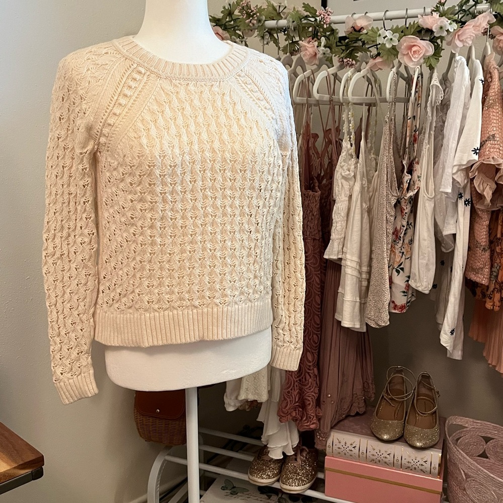 Ann Taylor Loft cream color knit light crew neck sweater size pm petite medium